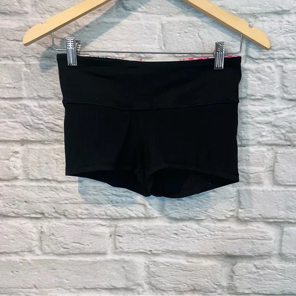 Lululemon Sz 4 Boogie Short Full-On Luon Black / Su14 Quilt 14 Floral Reversible - Picture 10 of 13